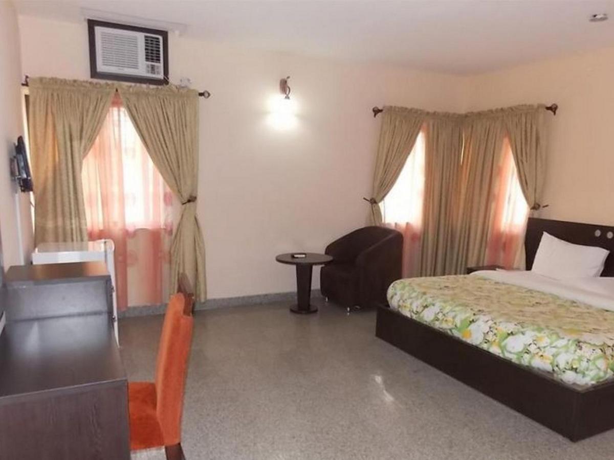 Room In Lodge - Ambience Hotels Abujahome For Leisure And Business Travellers Екстер'єр фото