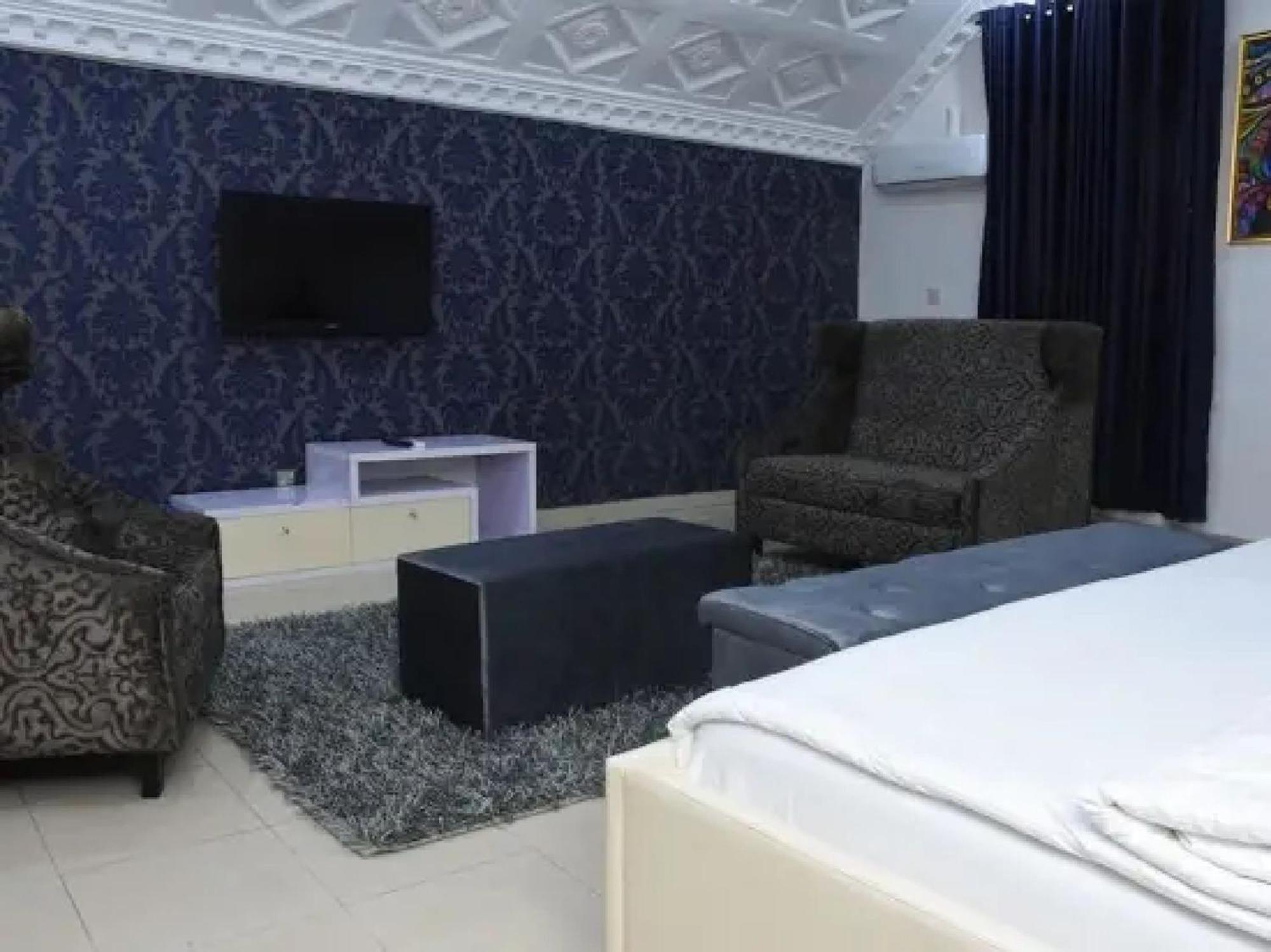 Room In Lodge - Ambience Hotels Abujahome For Leisure And Business Travellers Екстер'єр фото